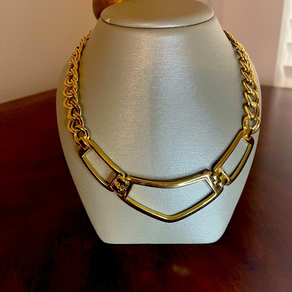 Elegant Gold Chain Necklace